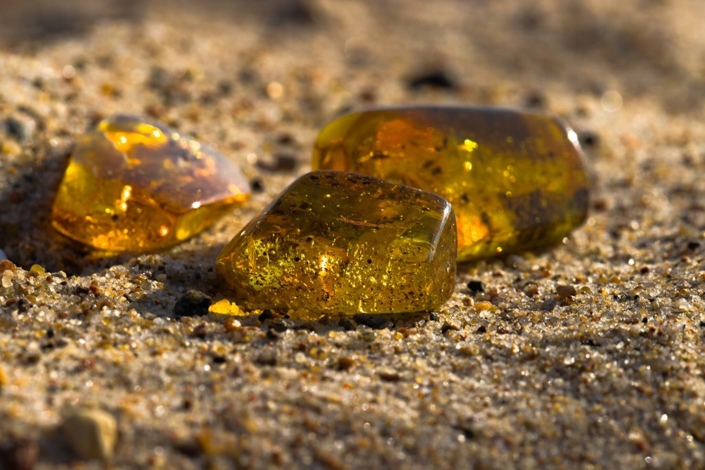 104grams/ 3,67 Oz Weight Green Amber Stone, Very Large Thick Dark